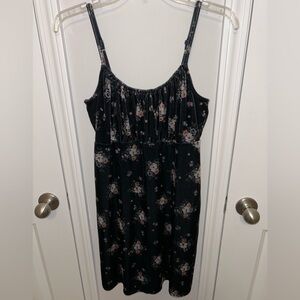 Hollister women’s black velvet floral mini length slip dress‎ size SMALL